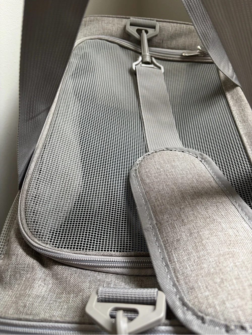 New 19” Pet Carrier Dog Bird Cat Bunny Gray Mesh Three Straps Padded Foldable